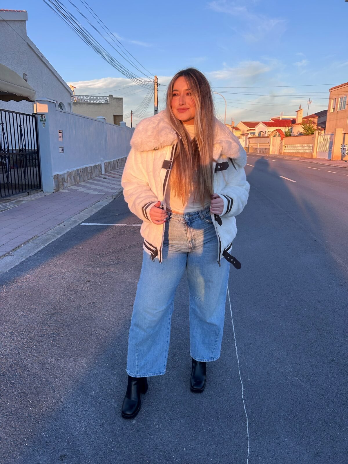 ABRIGO HEBILLA BLANCO