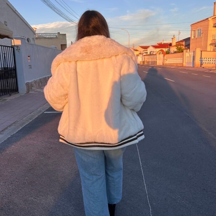 ABRIGO HEBILLA BLANCO