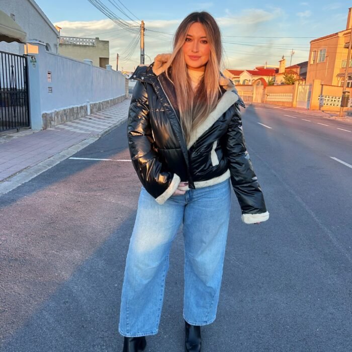 ABRIGO NEGRO CON PELO