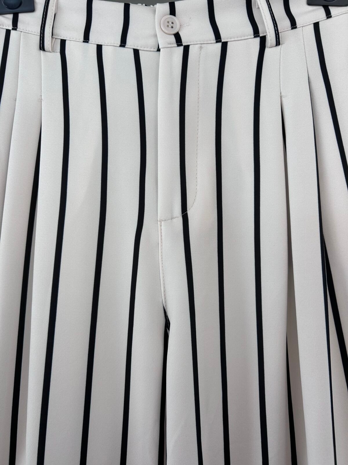 PANTALÓN RAYAS BLANCO Y NEGRO