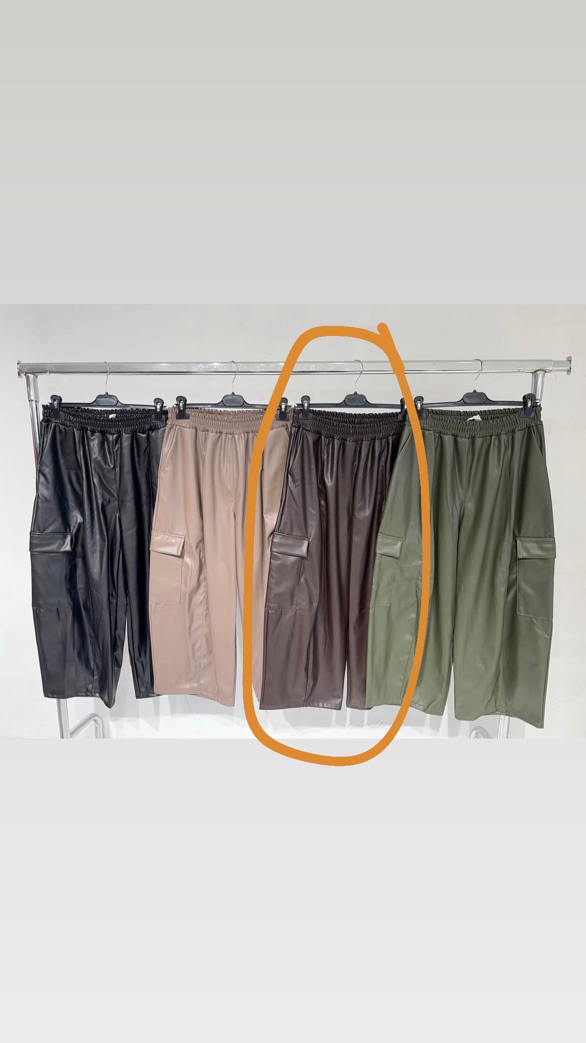 PANTALÓN POLIPIEL MARRÓN